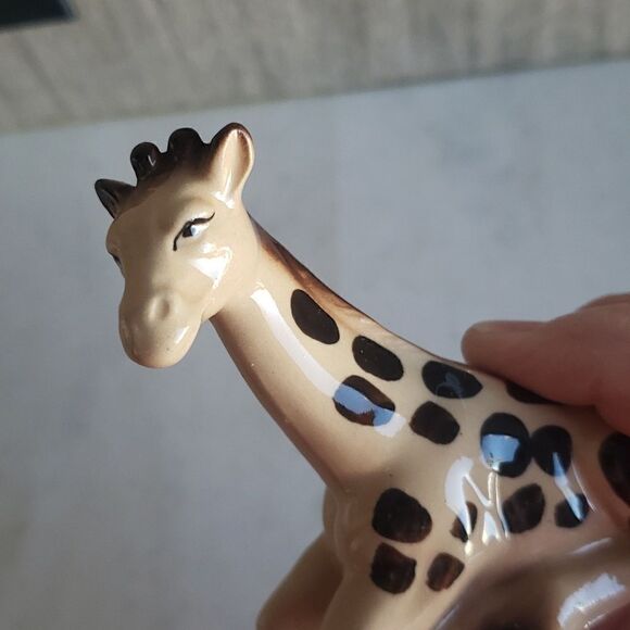 Cute Vintage Giraffe Porcelain Salt & Pepper Shakers - Picture 6 of 9